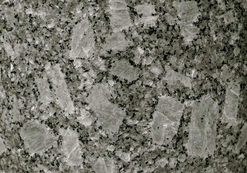 12 pav. Porfyritinė tekstūra / Fig. 12. Texture of porphyrithic rock