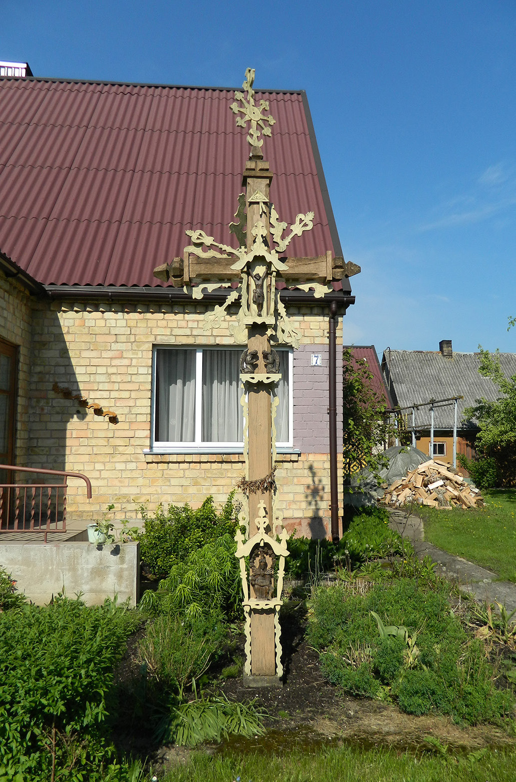 6 pav. Kryžius, 1969. Aut. A. Balna. Subačius, Kupiškio r. S. Urbonienės nuotr., 2014