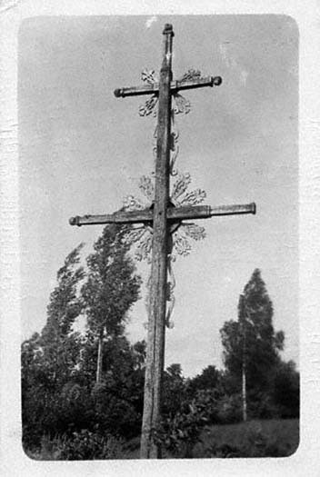 1 pav. Kryžius, statytas 1896 m., ties Indijos kaimu, prie Šilalės–Pagramančio kelio. A. Varno nuotr., 1924. LDM LF-141