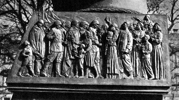 6 pav. Ivano Černiachovskio paminklo Vilniuje postamento reljefas, skulpt. Nikolajus Tomskis, 1950, bronza