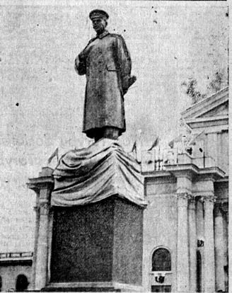 5 pav. Stalino paminklas Vilniuje, skulpt. Nikolajus Tomskis, 1950, bronza