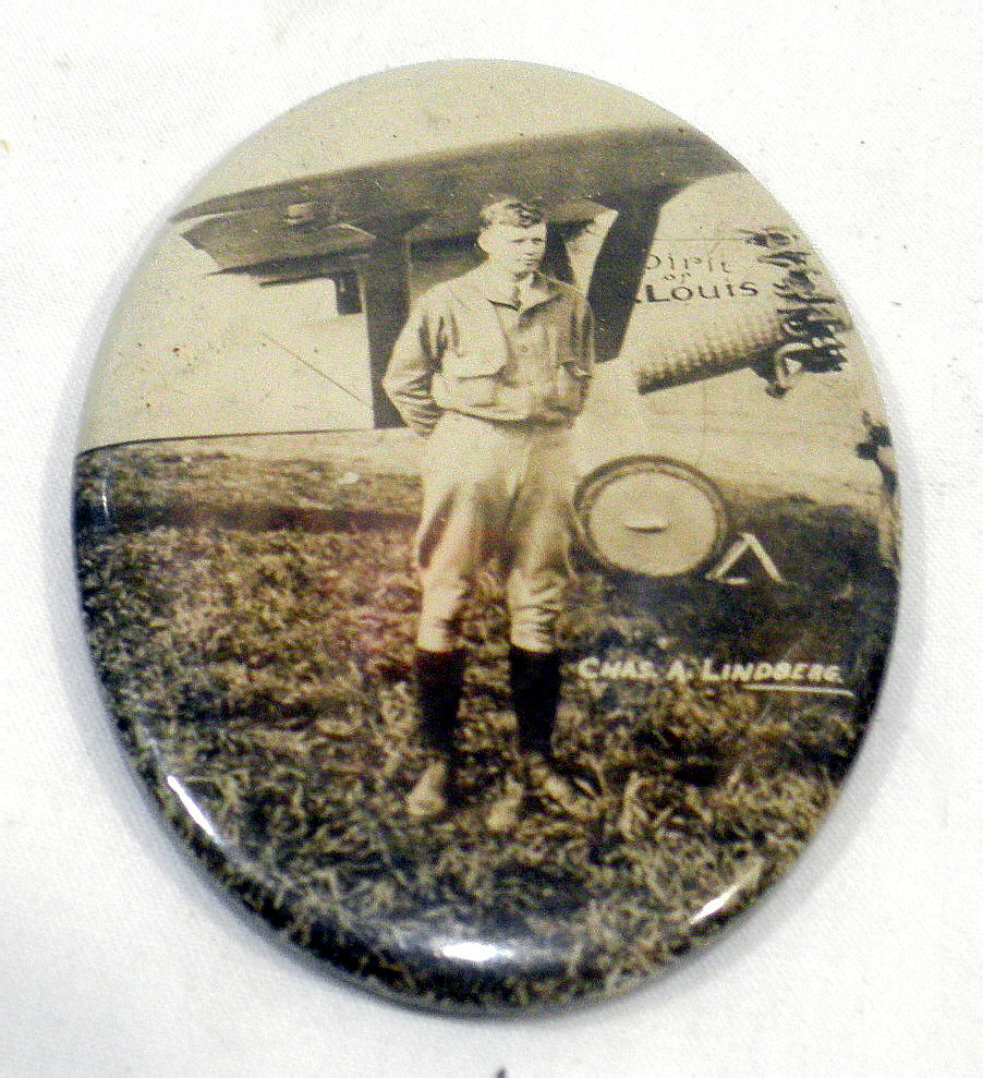 5 pav. Kišeninis veidrodėlis su amerikiečių lakūno Charlo Augusto Lindbergh’o atvaizdu